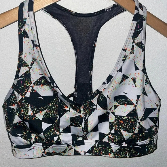 Victoria’s Secret sport sports bra size Medium - Picture 1 of 3